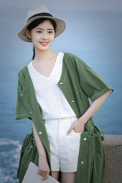 开云综合服务-“未来之星：潜力无限的年轻球员揭秘”，未来之星指什么人物